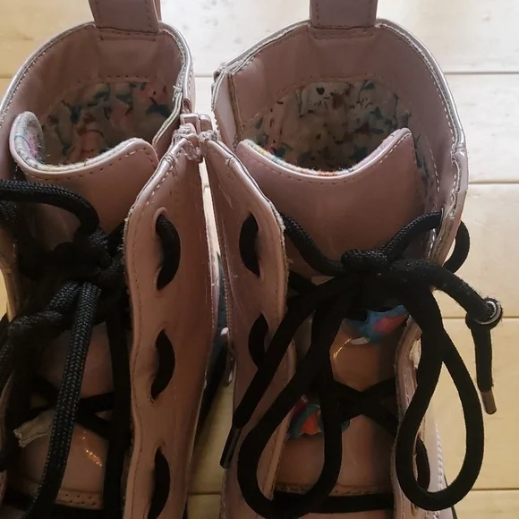 Girls art class combat boots - Picture 7 of 8